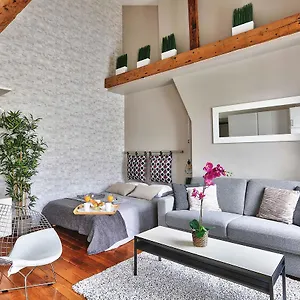 Lovely Nest Eiffel Tower Bottom Париж